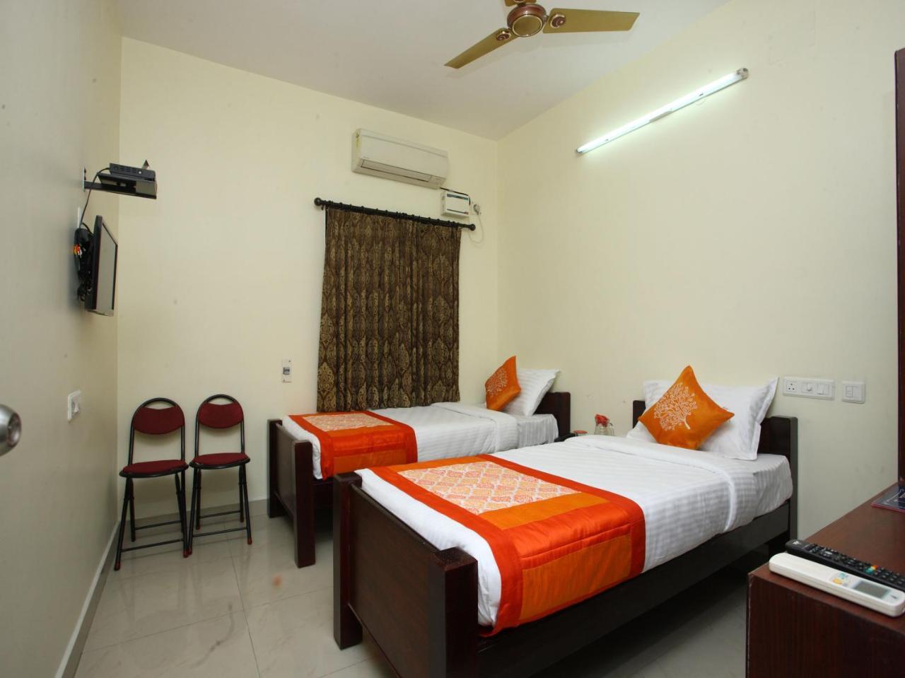 Oyo 10465 Koyambedu Chennai Hotel Ngoại thất bức ảnh
