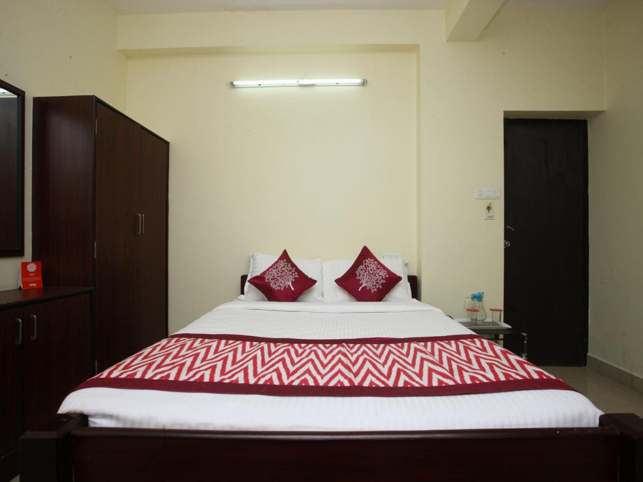 Oyo 10465 Koyambedu Chennai Hotel Ngoại thất bức ảnh