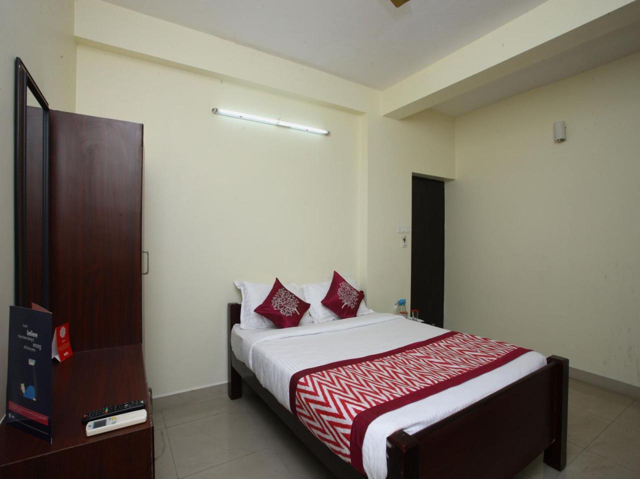 Oyo 10465 Koyambedu Chennai Hotel Ngoại thất bức ảnh