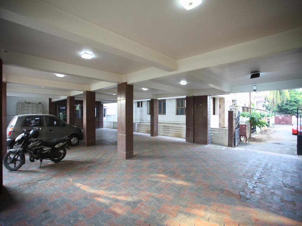 Oyo 10465 Koyambedu Chennai Hotel Ngoại thất bức ảnh