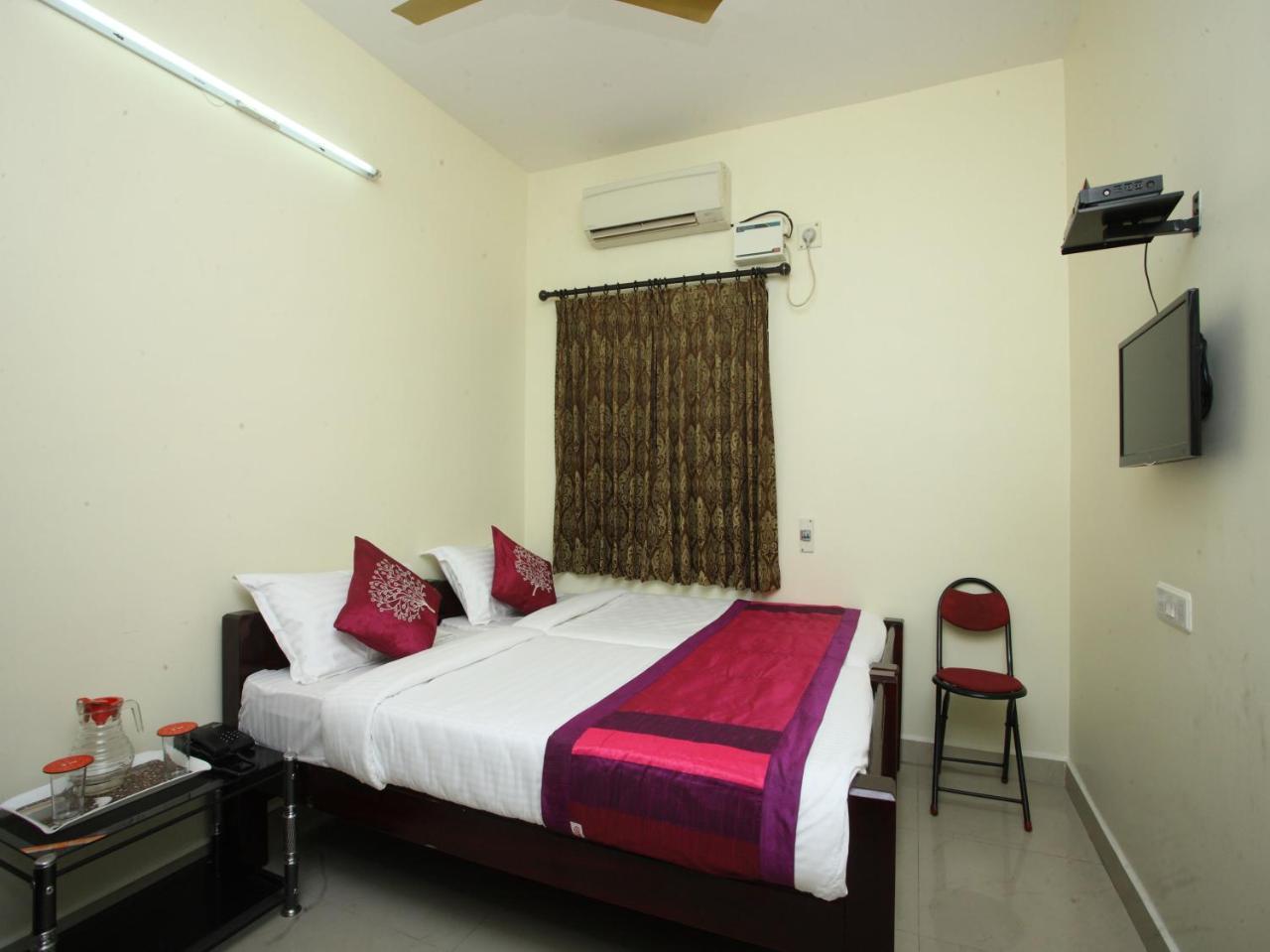 Oyo 10465 Koyambedu Chennai Hotel Ngoại thất bức ảnh