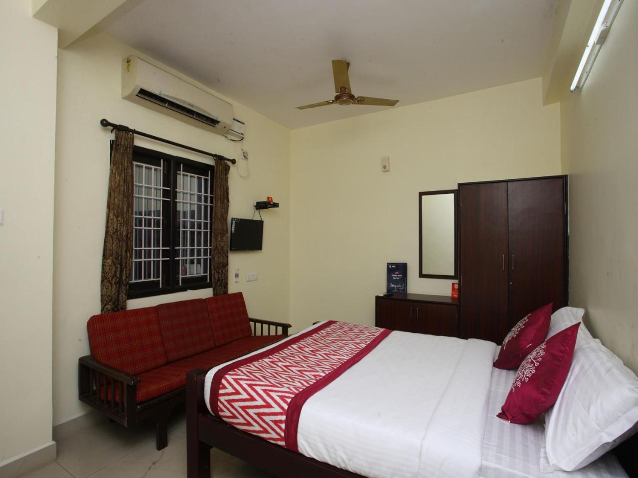 Oyo 10465 Koyambedu Chennai Hotel Ngoại thất bức ảnh